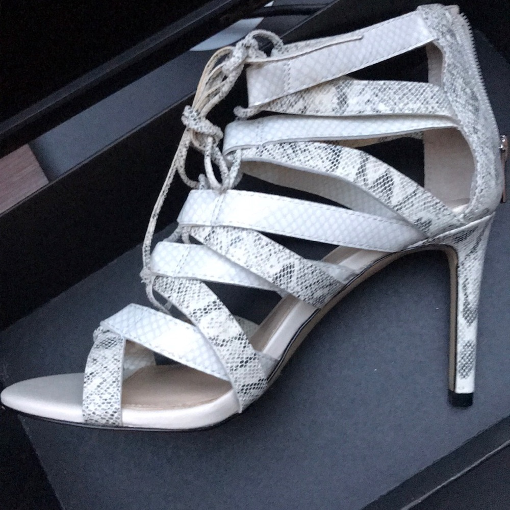 Banana Republic republic leather snake skin strap sandal- size 6.5. -